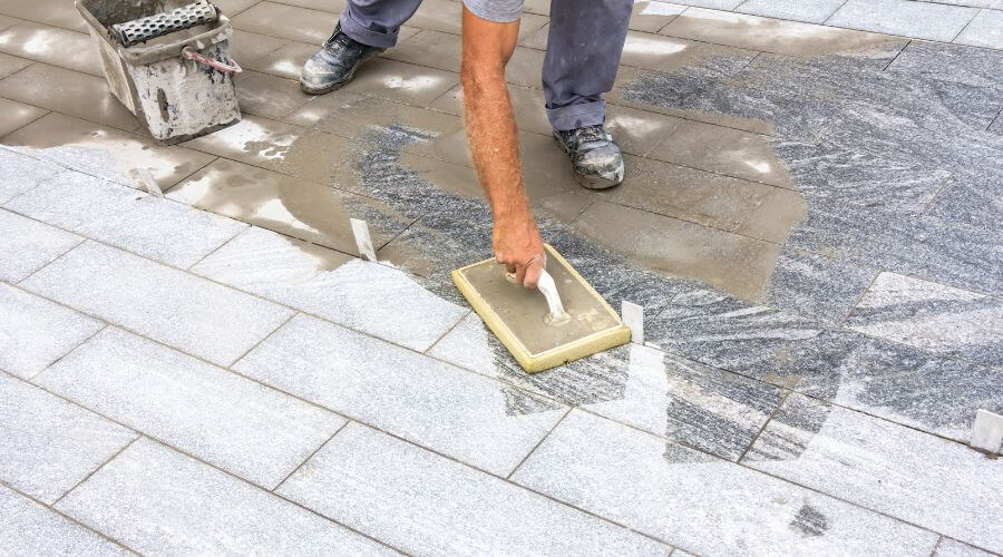 Professional gutter cleaning in Mantador, ND